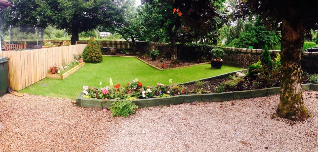 Homagen Bed & Breakfast Roybridge Bagian luar foto