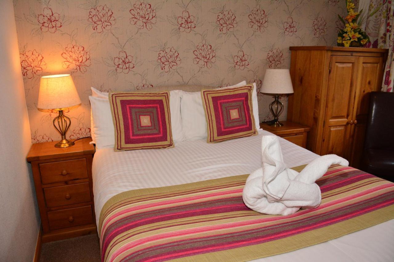 Homagen Bed & Breakfast Roybridge Bagian luar foto